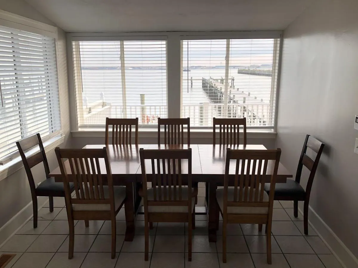 נורפולק Mariners Cove Cottage 0*,